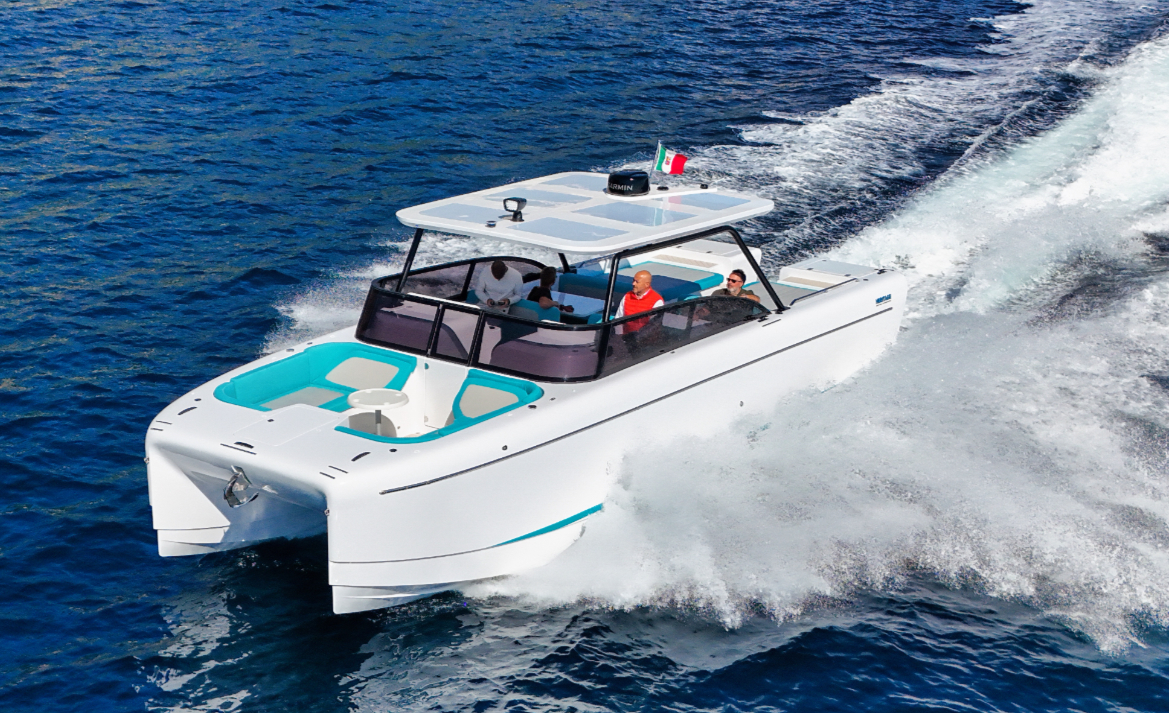 Canados Heritage 36 deck and profile — illustrative photo
