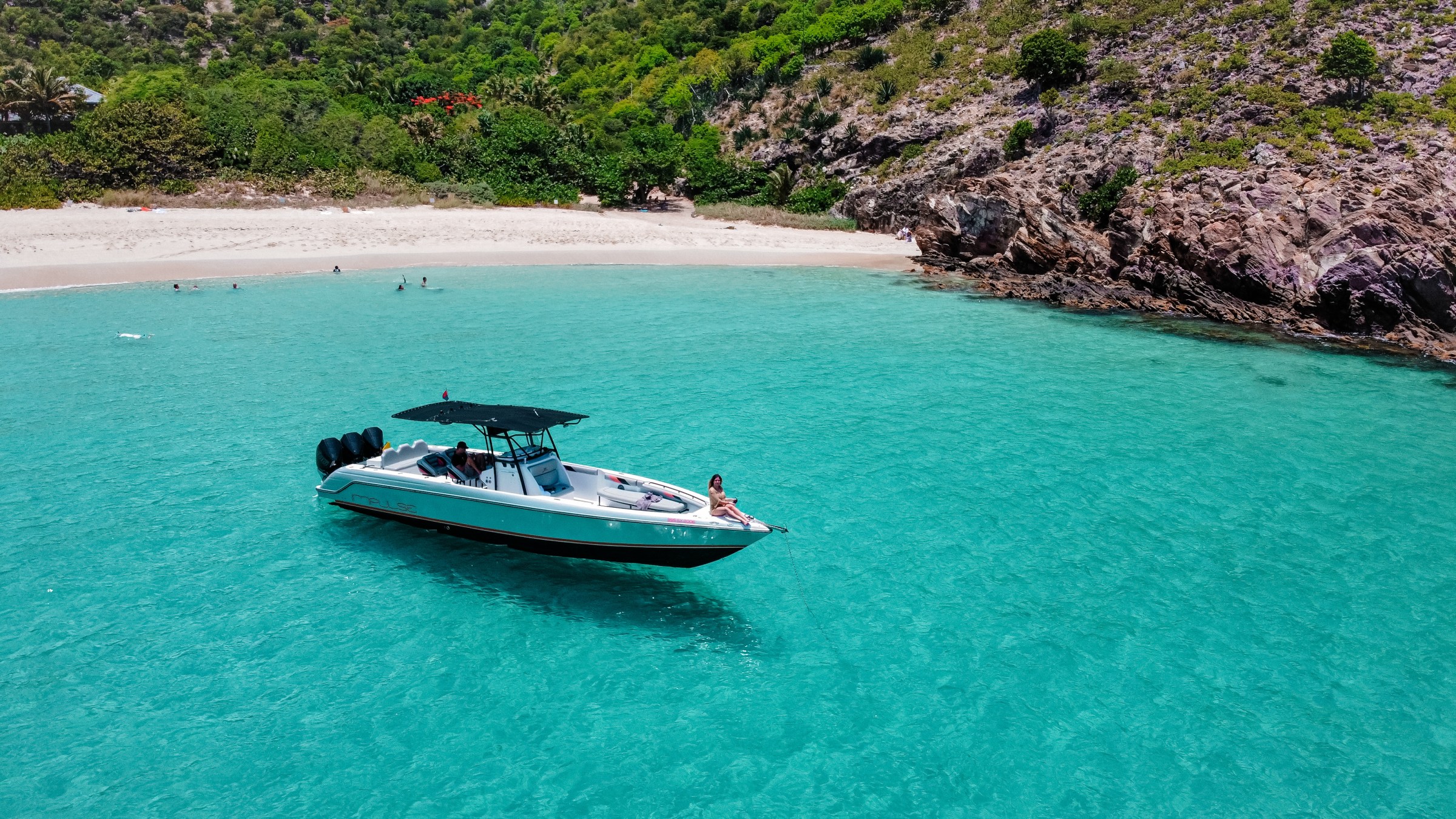Private cruise between the islands