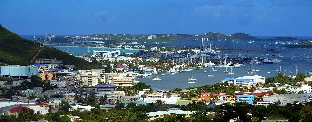 Vue panoramique sur Simpson Bay et son lagon