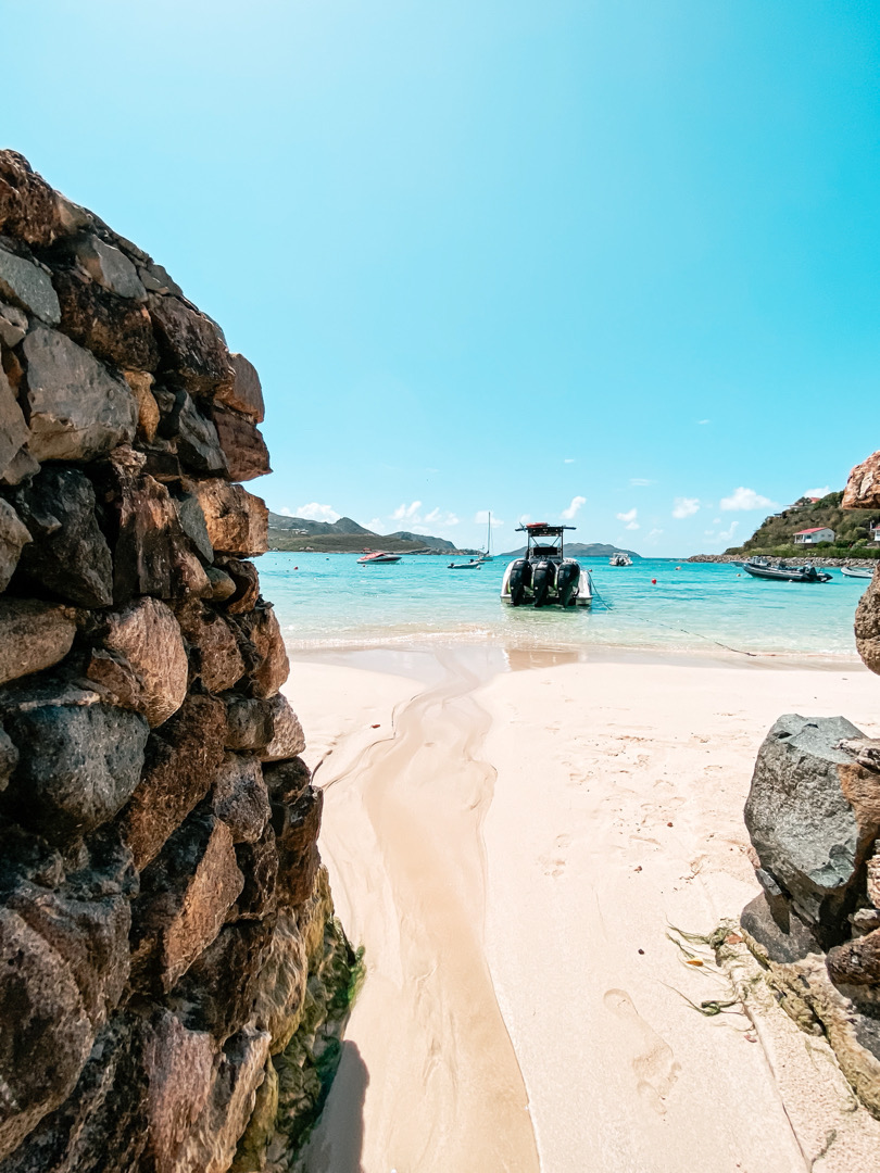 Anchorage in a turquoise cove